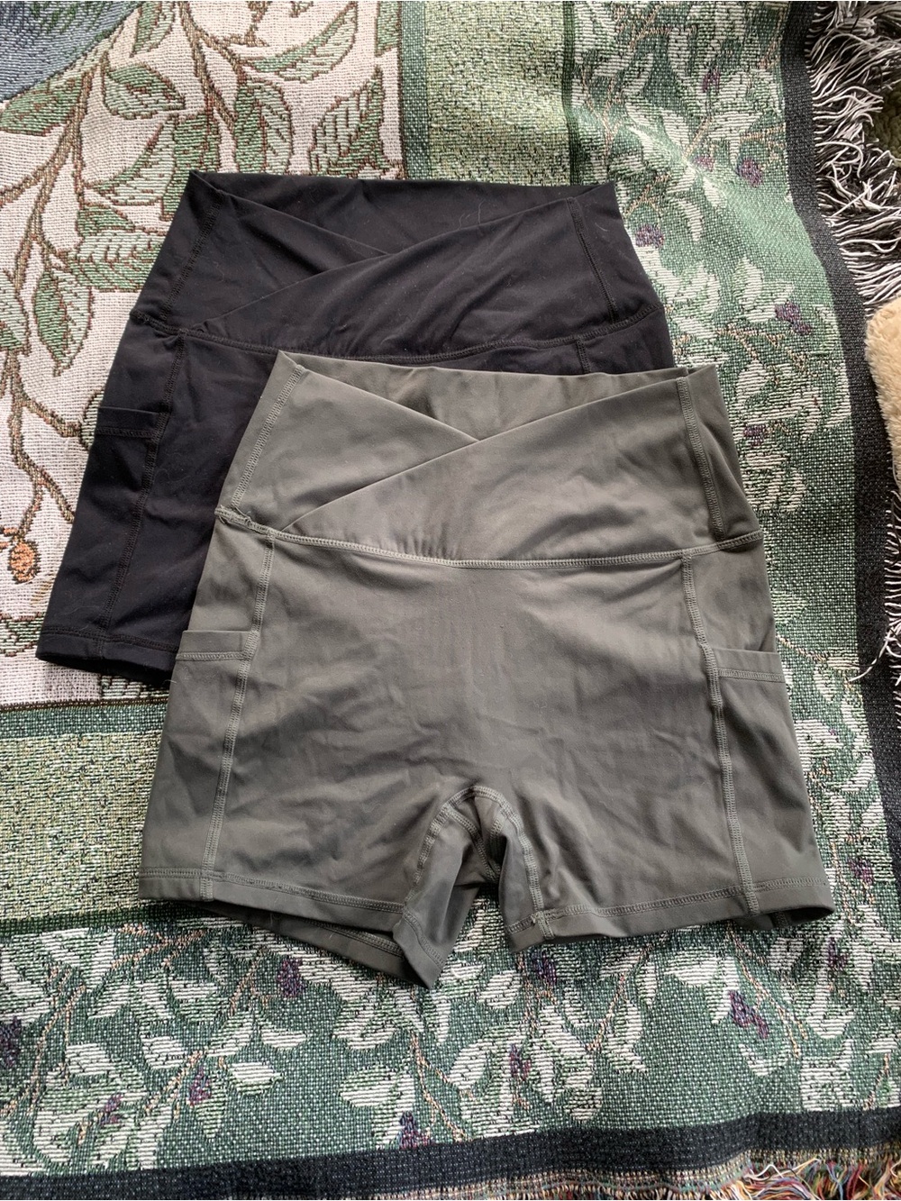Amazon crossover waist gym/yoga shorts